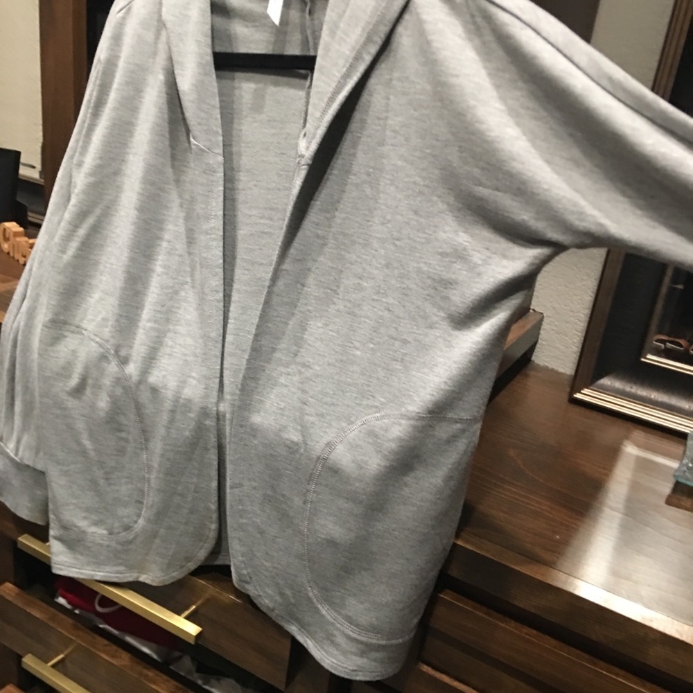 Boutique Great Soft Slinky Fabric Cardigan